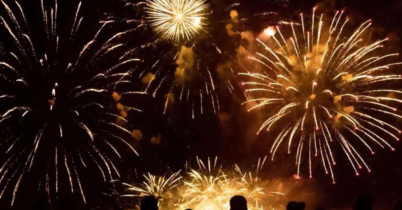 pageheaderfireworks1